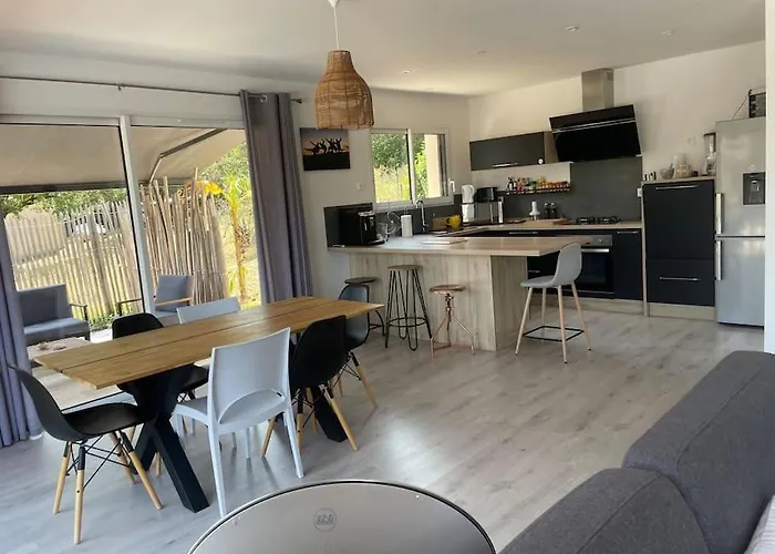 Villa Kevin Piscine, Pool House Et Petanque 6 A 8 Personnes