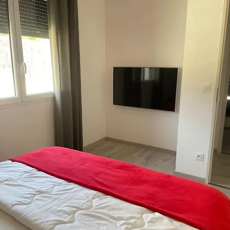 Kevin Piscine, Pool House Et Petanque 6 A 8 Personnes Вильфранш-де-Руэрг