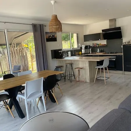 Вилла Kevin Piscine, Pool House Et Petanque 6 A 8 Personnes