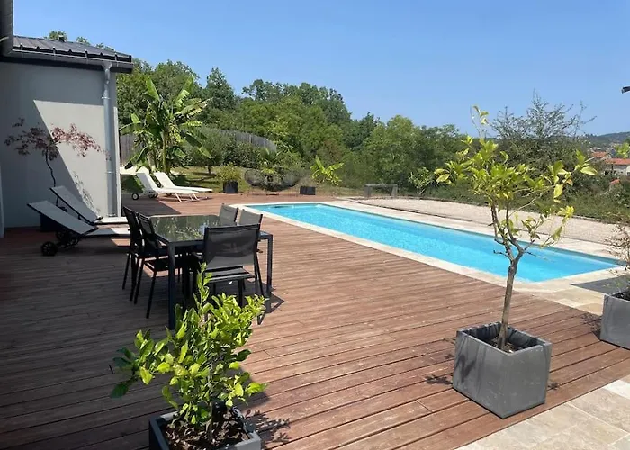 Kevin Piscine, Pool House Et Petanque 6 A 8 Personnes Villa Villefranche-de-Rouergue